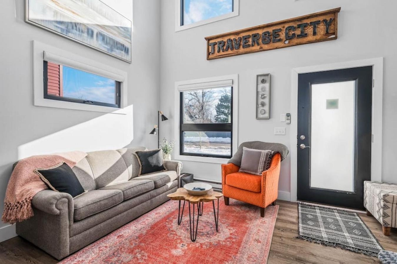 Stella Boona 1BD Loft Condo Downtown Wineries Beaches
