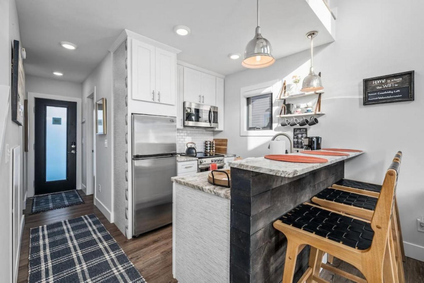 Stella Boona 1BD Loft Condo Downtown Wineries Beaches
