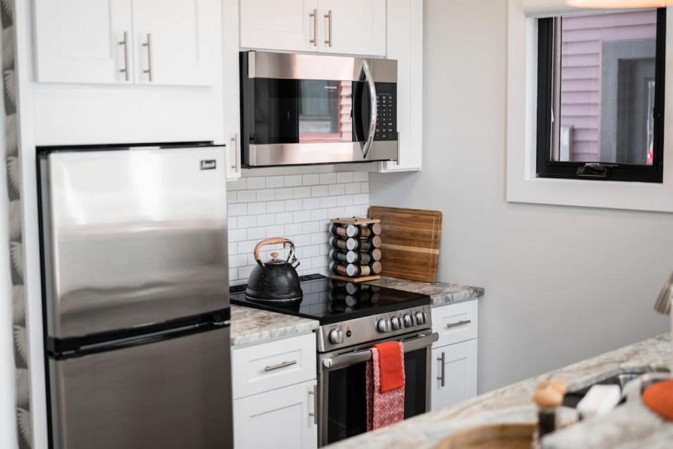 Stella Boona 1BD Loft Condo Downtown Wineries Beaches