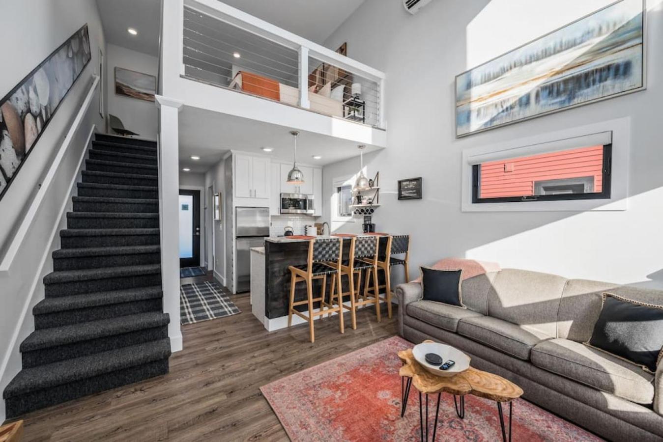 Stella Boona 1BD Loft Condo Downtown Wineries Beaches