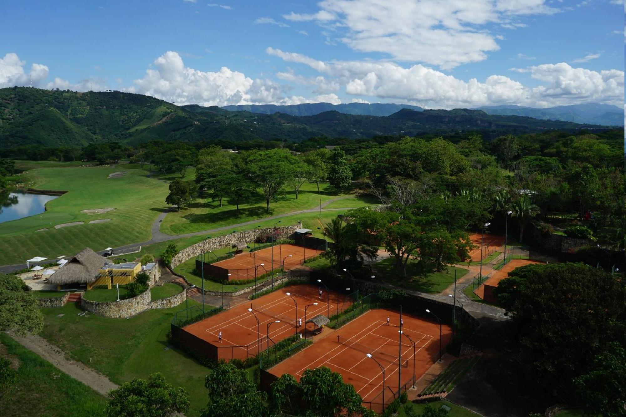 dhozt Mesa De Yeguas, Anapoima.