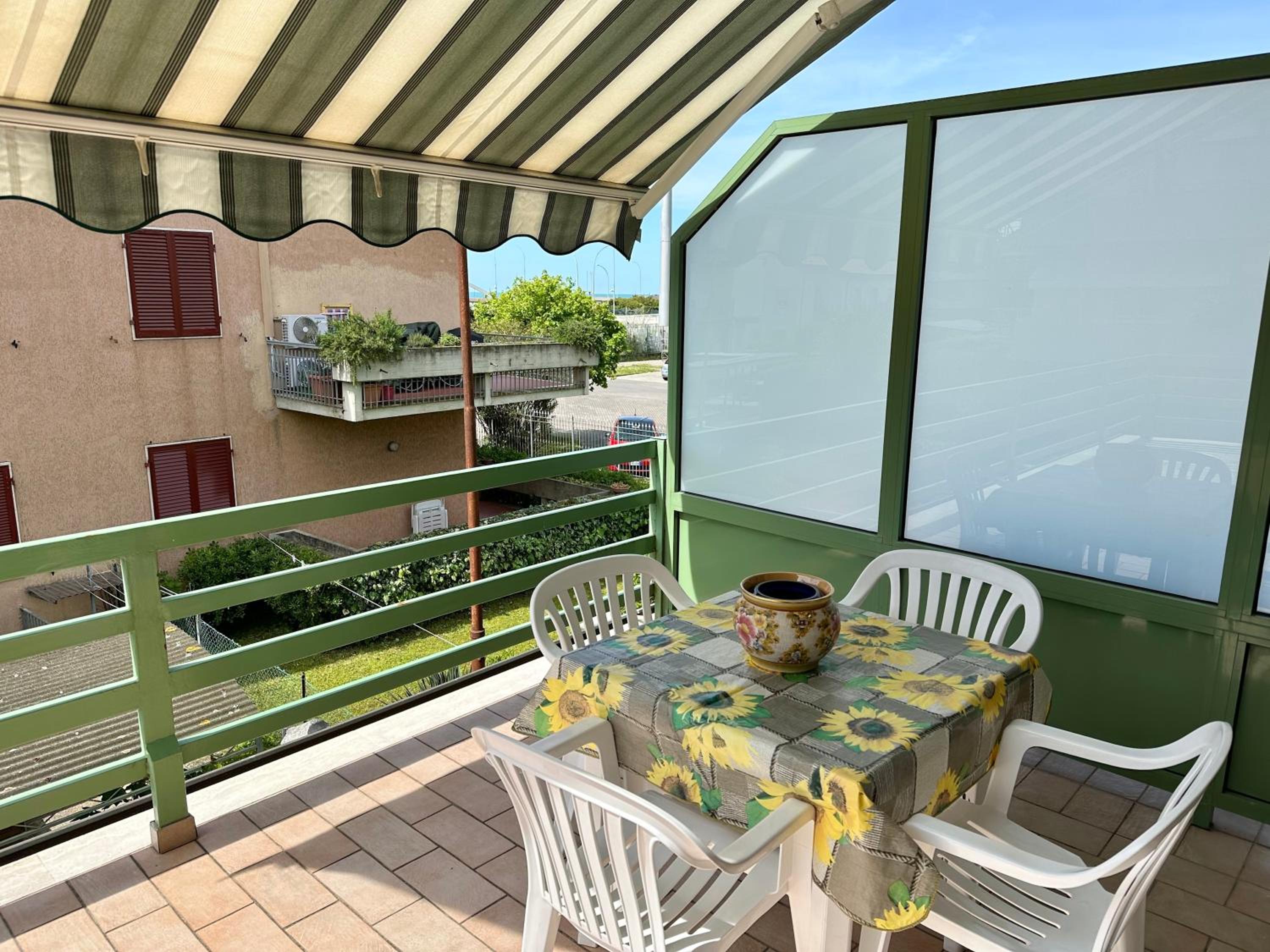 ISA-Apartments in Marina di Massa with private equipped outdoor area and maximum 1 km from the beach photo 2