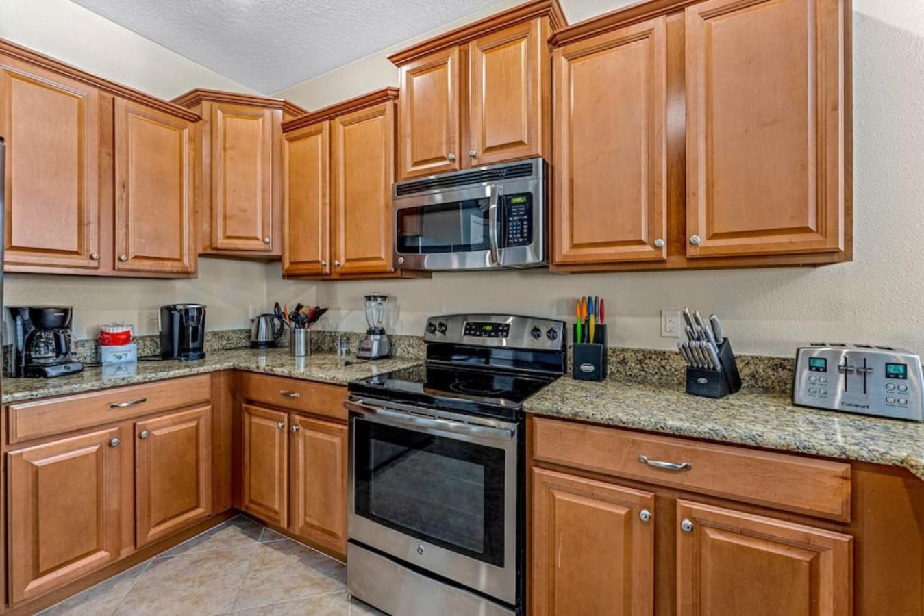 Modern 8-Bed Champions Gate Disney Magic Awaits