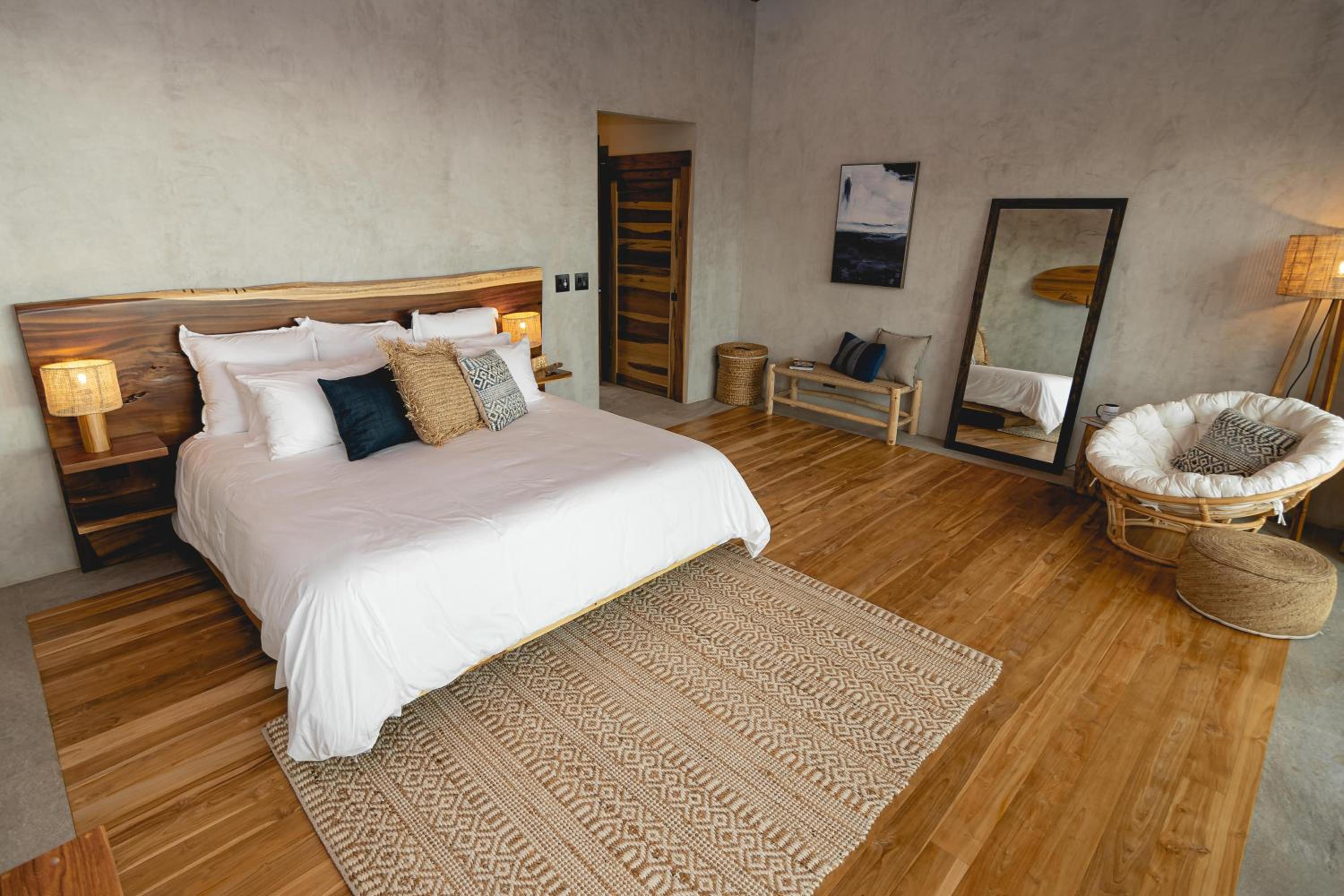 Lamangata Luxury Surf Resort