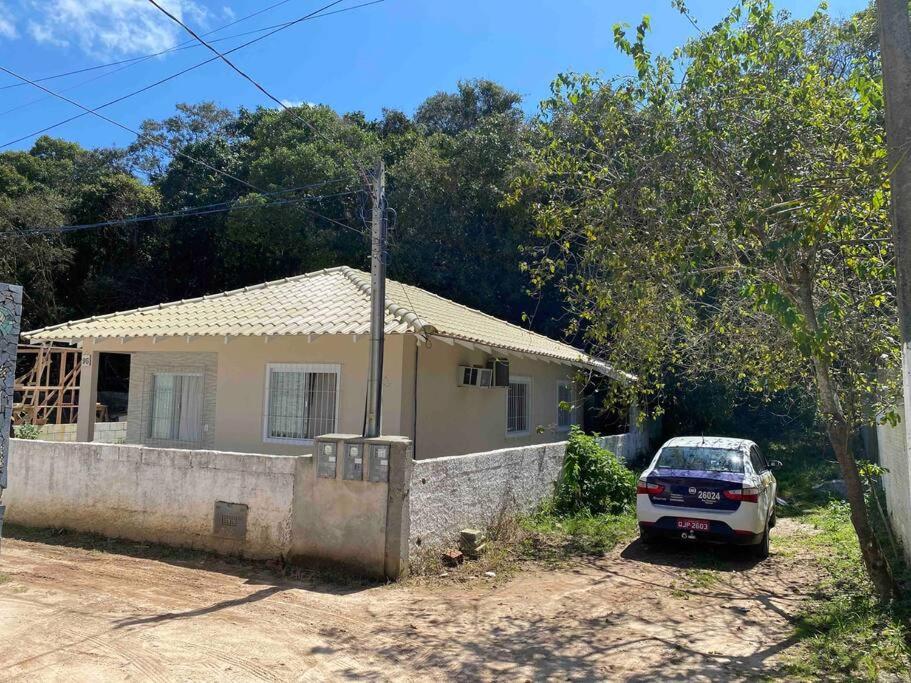 Casa espaçosa na praia do santinho sc