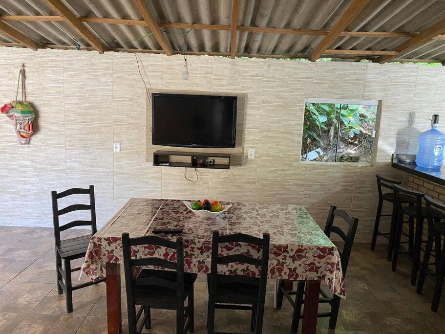Casa espaçosa na praia do santinho sc