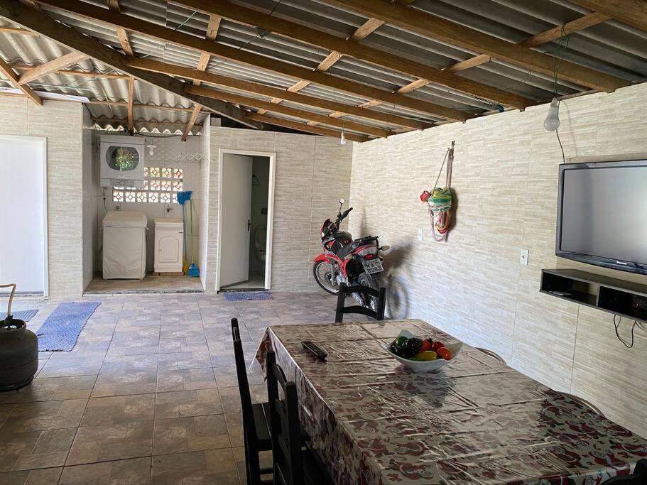 Casa espaçosa na praia do santinho sc
