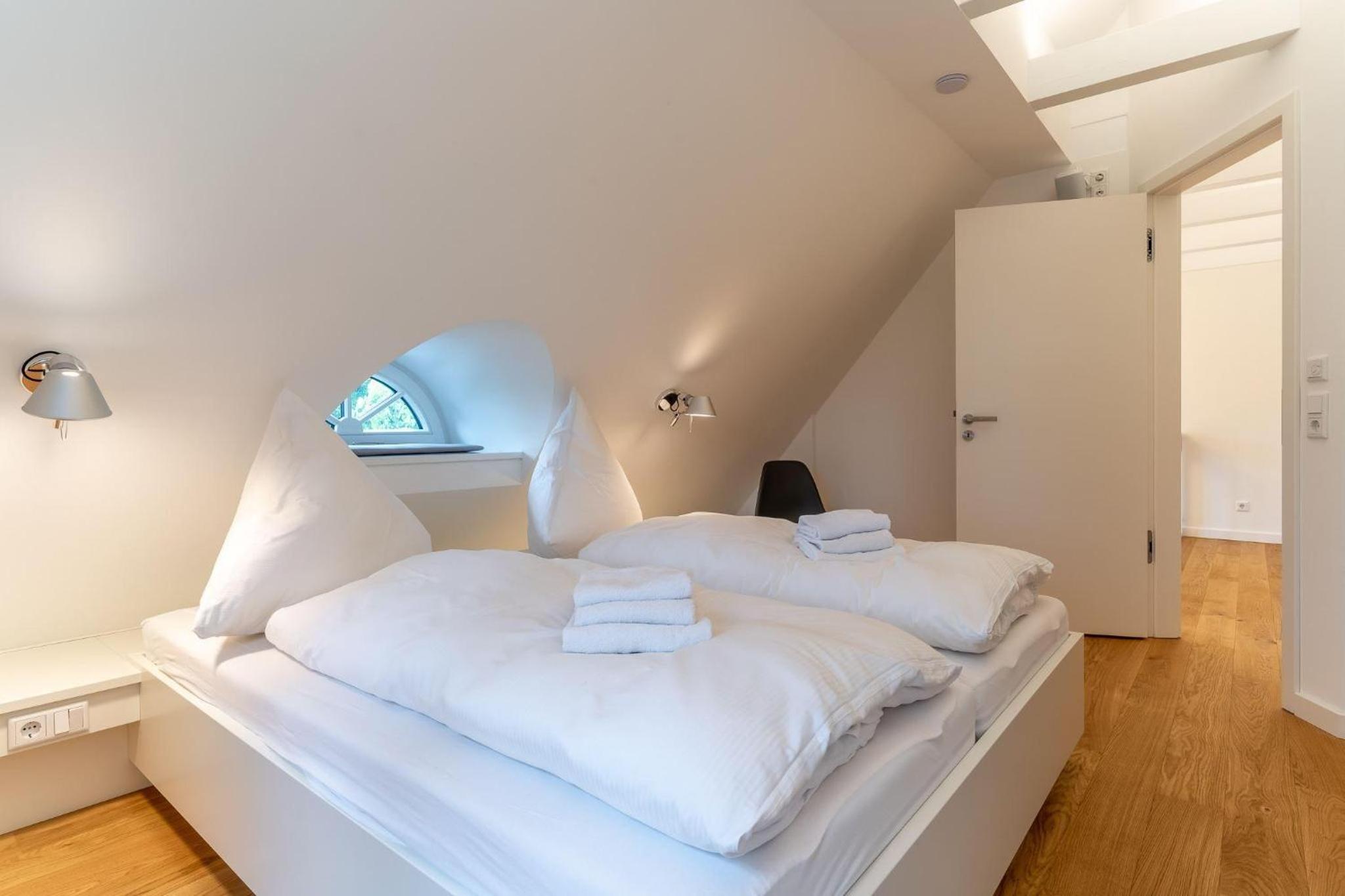 Reetdachhaus-Hoher-Himmel
