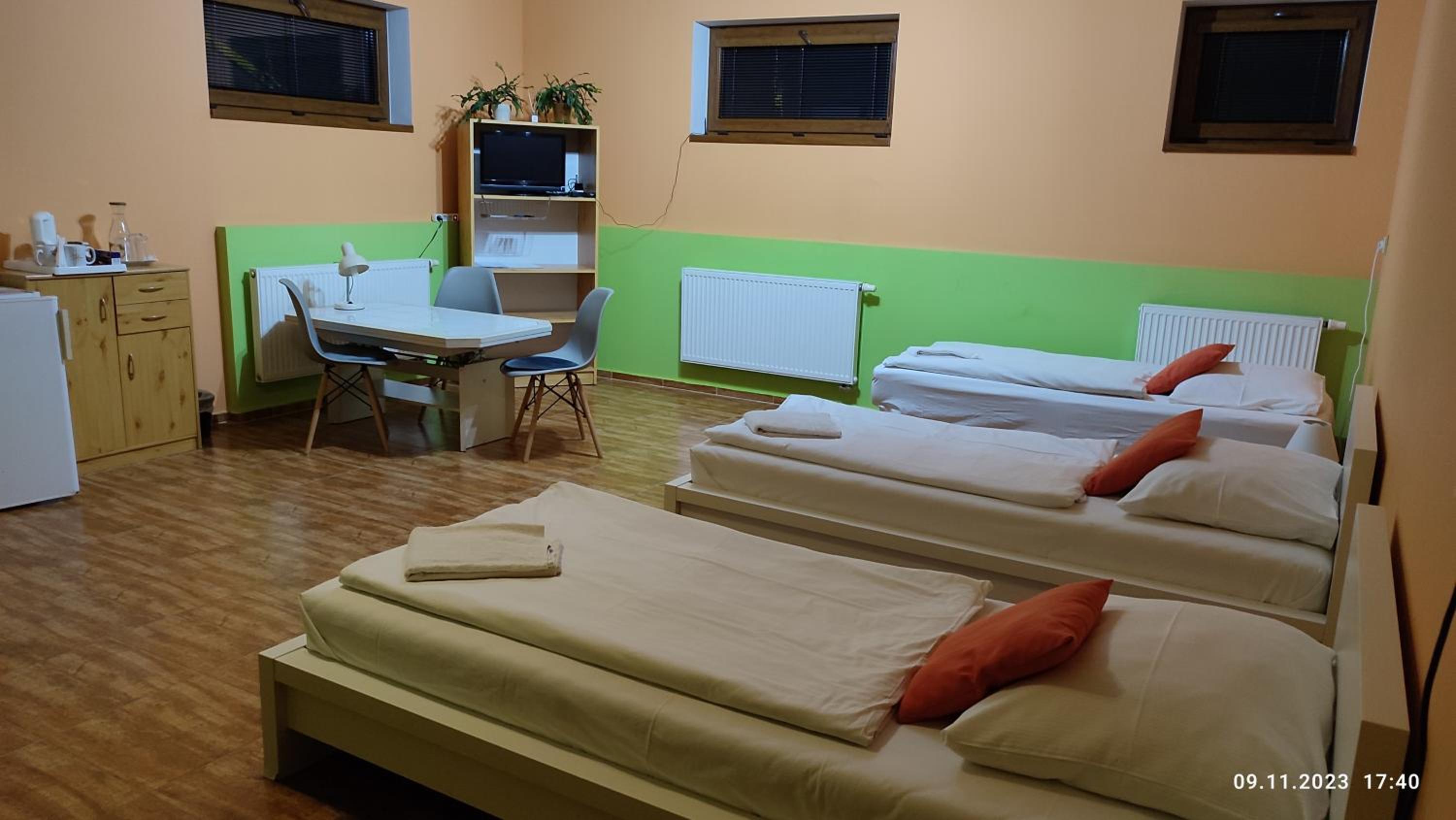Villa Homestay Nad Helmrovkou