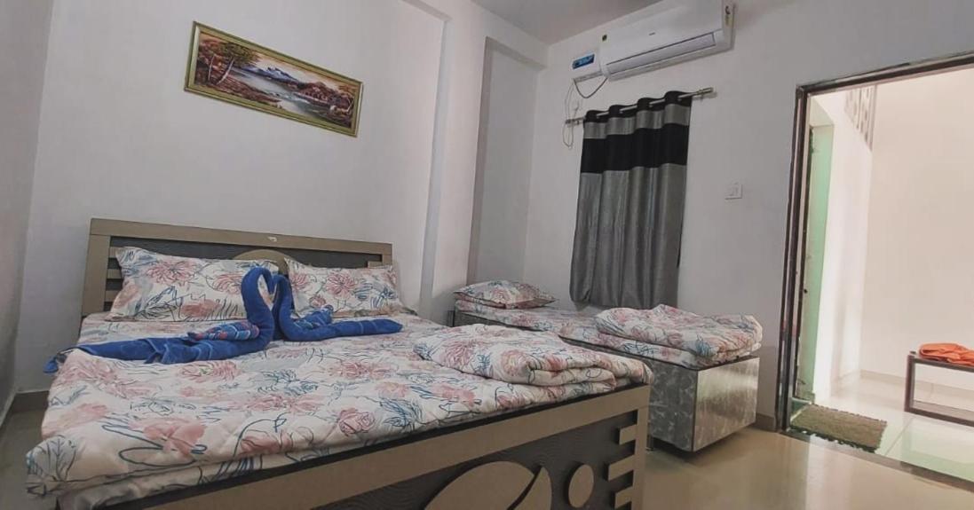 JAI SWAMiNARAYAN DELUX HOMESTAY