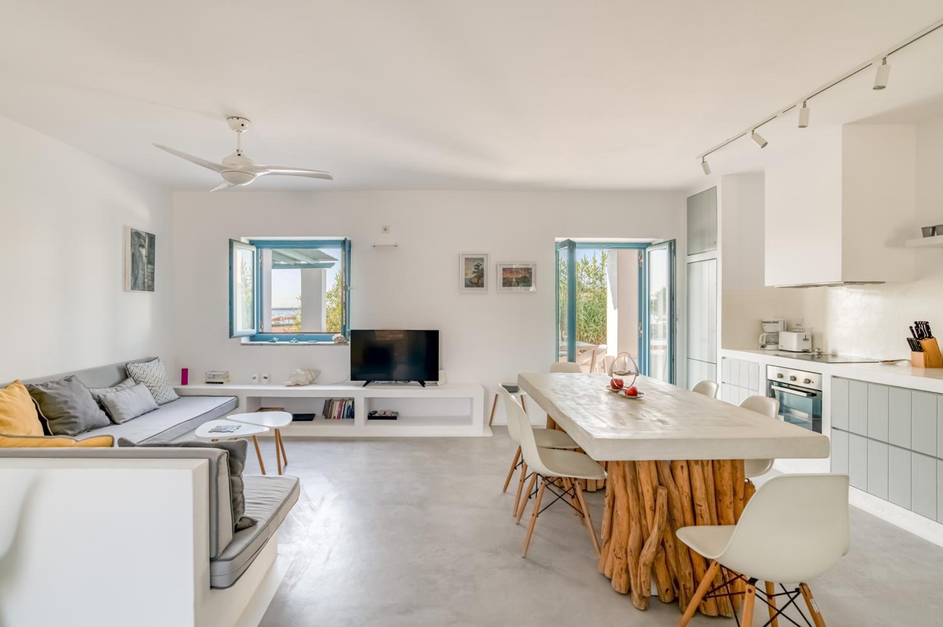 G&K Blue House on Agia Anargyroi Beach, Naousa photo 3