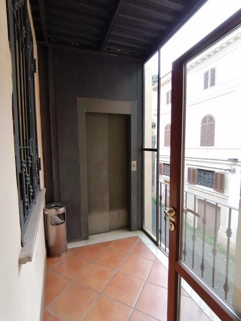 Domus Julia Trevi - Spagna