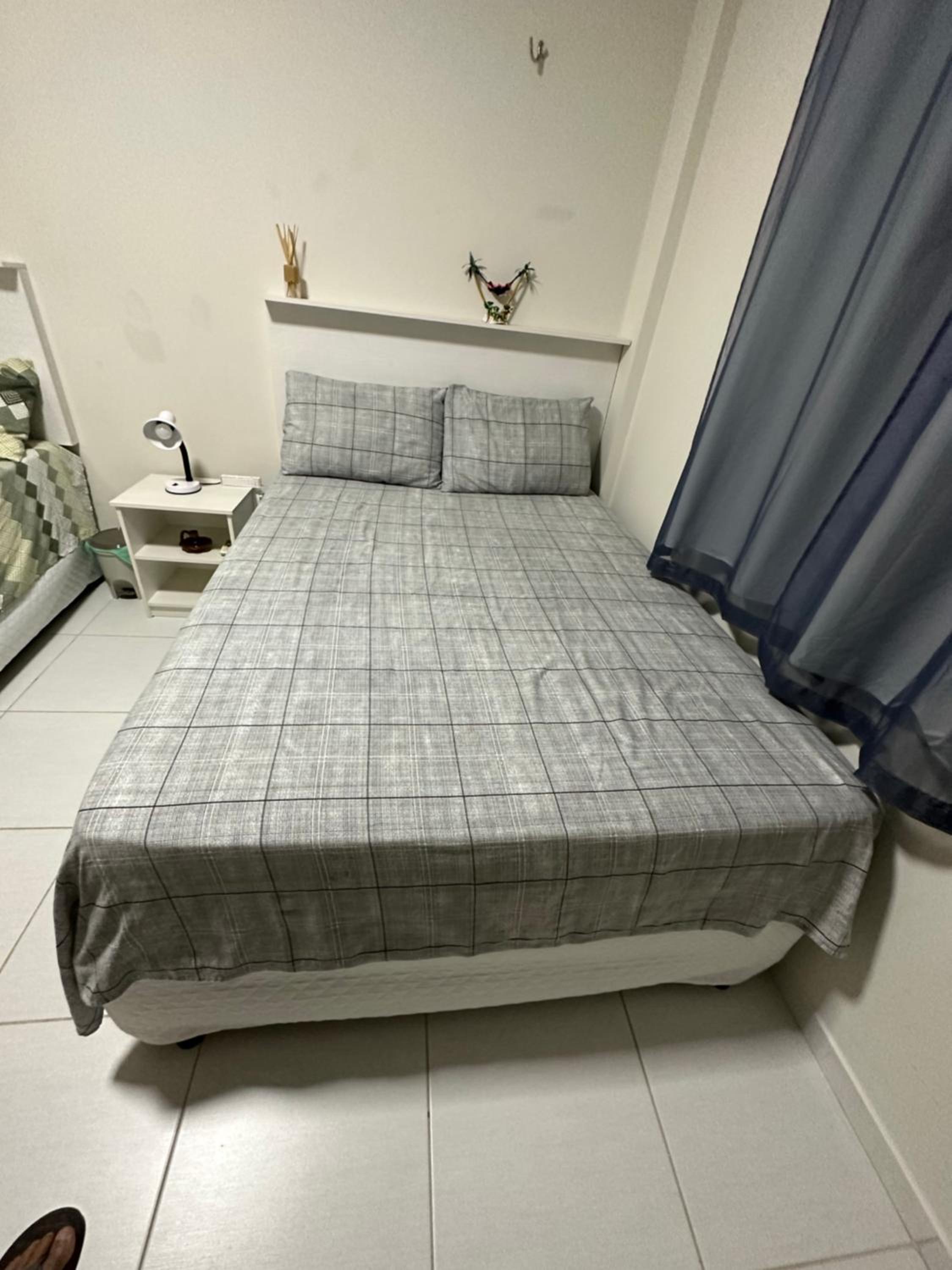 No Atalaia, Fort Poseidon rua do Atalho a 700 metros da praia do Atalaia, apartamento novo decorado, varanda, sala de estar e jantar, 02 suítes, 03 banheir