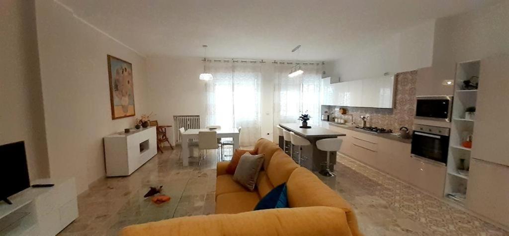 Casa Giulia - Modern 2BR - 2 Baths - AC & WiFi photo 3