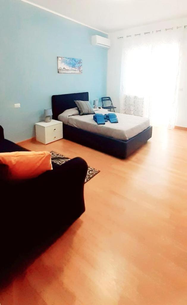 Casa Giulia - Modern 2BR - 2 Baths - AC & WiFi photo 2