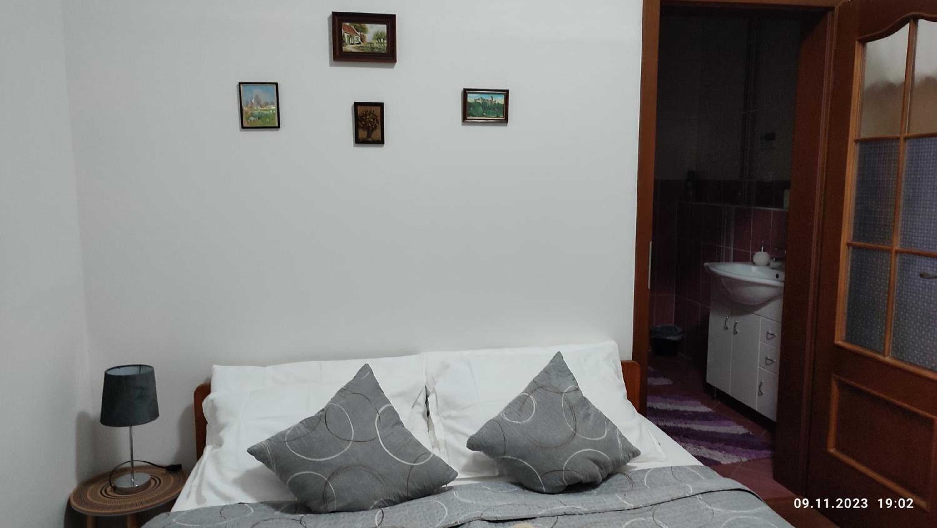 Villa Homestay Nad Helmrovkou