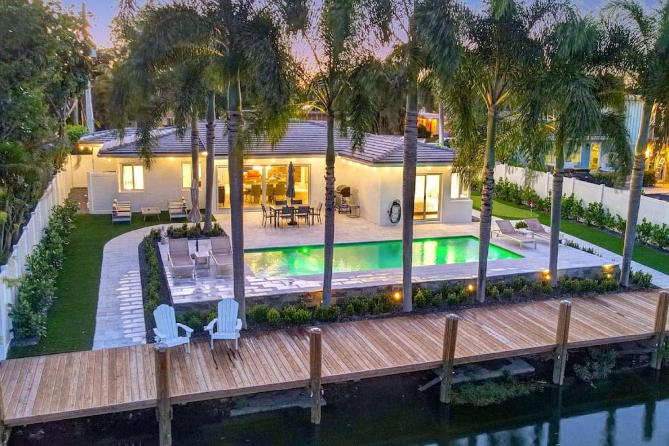 Lakefront Family Fun Home with Private Dock 3BR 2B