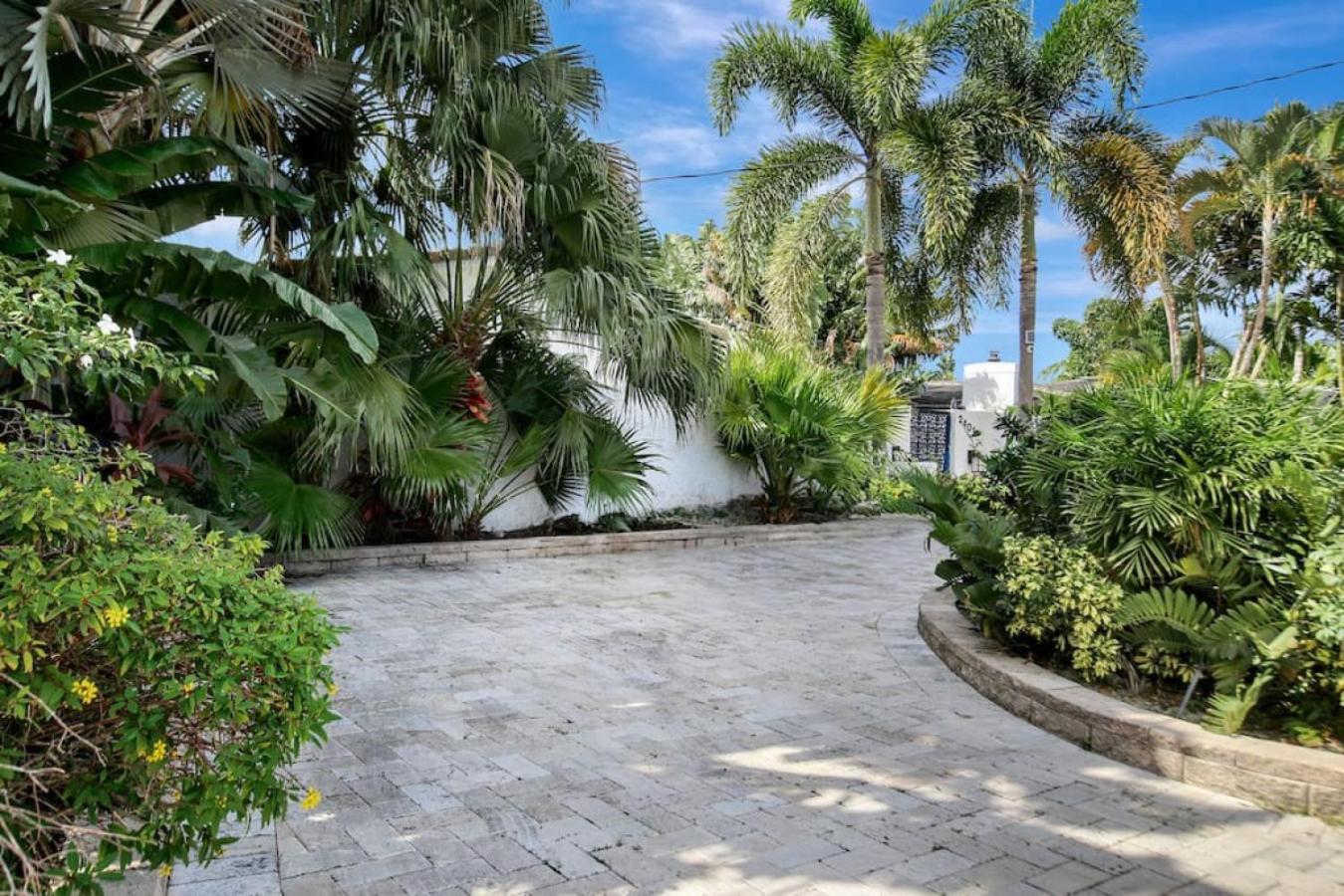 Wilton on the water courtyard and Heated Pool