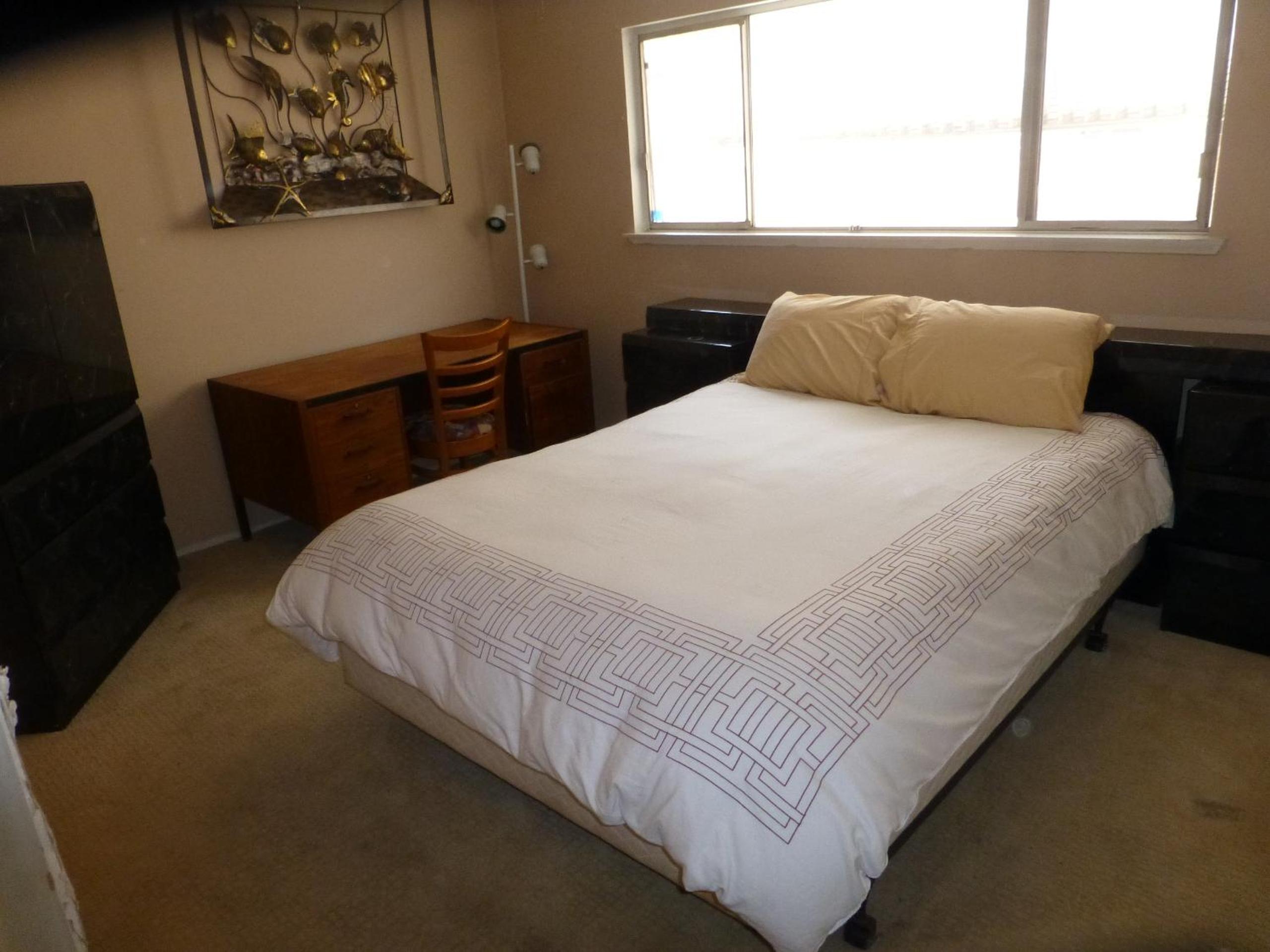 Nice Northridge 4-2-2 Pool home near CSUN and Pierce College - Property Image 4
