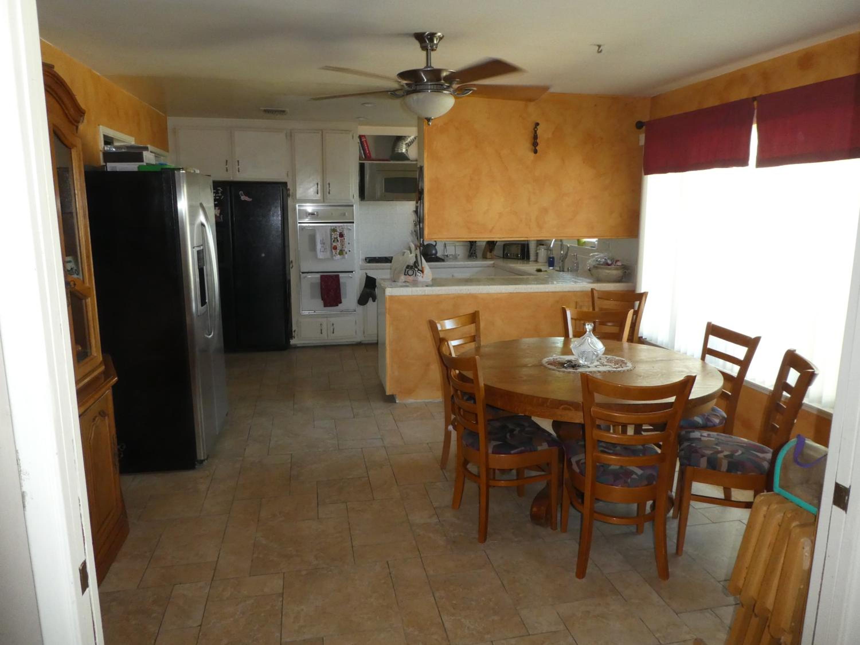 Nice Northridge 4-2-2 Pool home near CSUN and Pierce College - Property Image 5