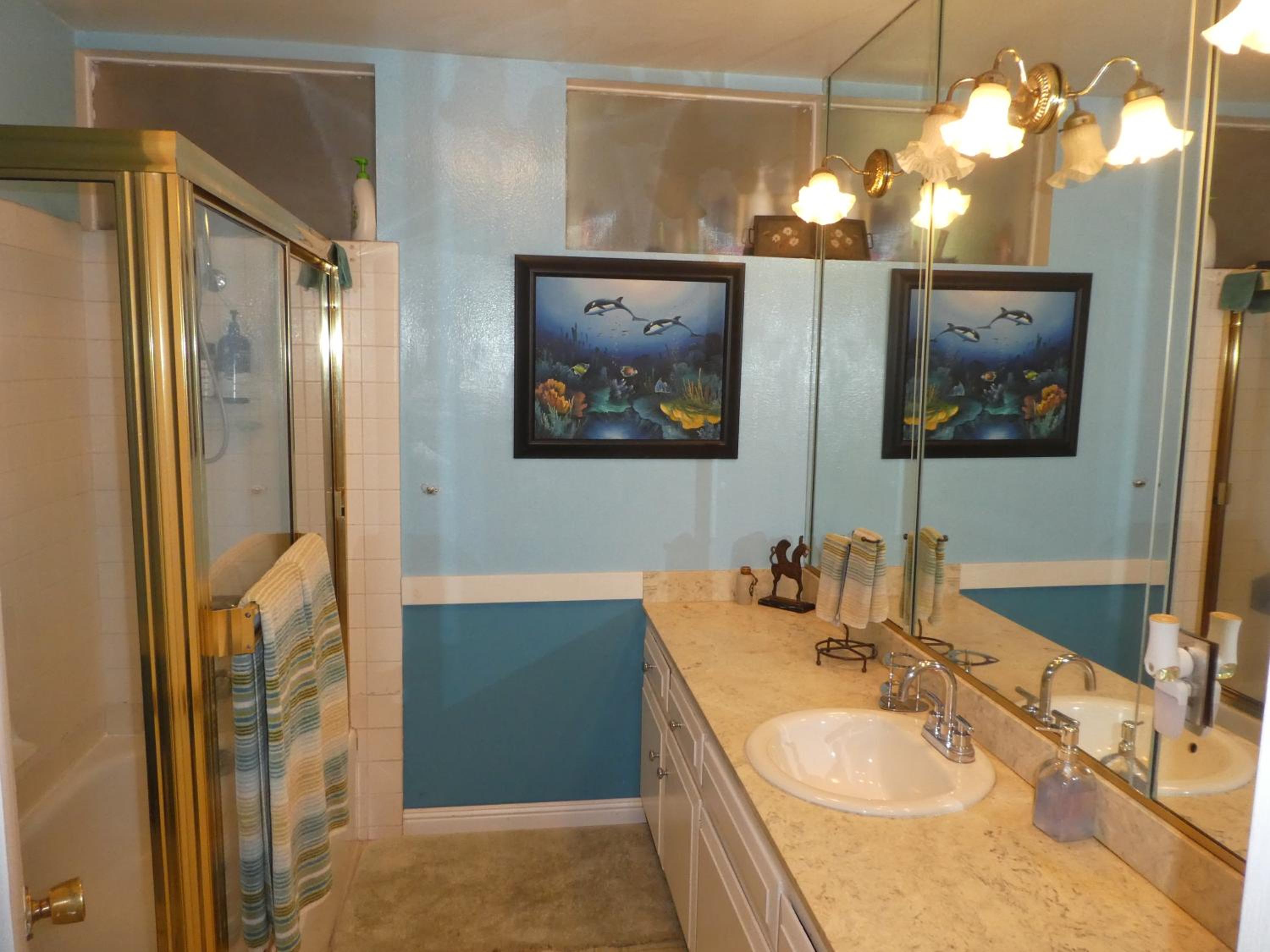 Nice Northridge 4-2-2 Pool home near CSUN and Pierce College - Property Image 6