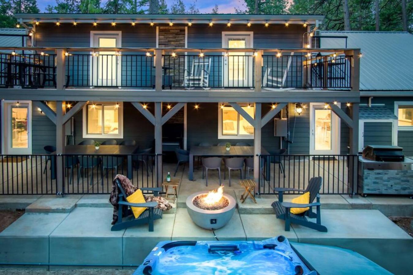 Newly Built Luxury Villa in the Sierra Mountains view 4