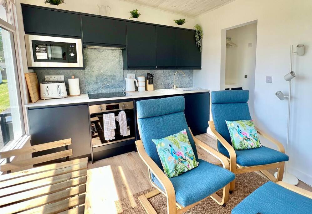 Little Haven Too, one bed chalet in Dartmouth view 2