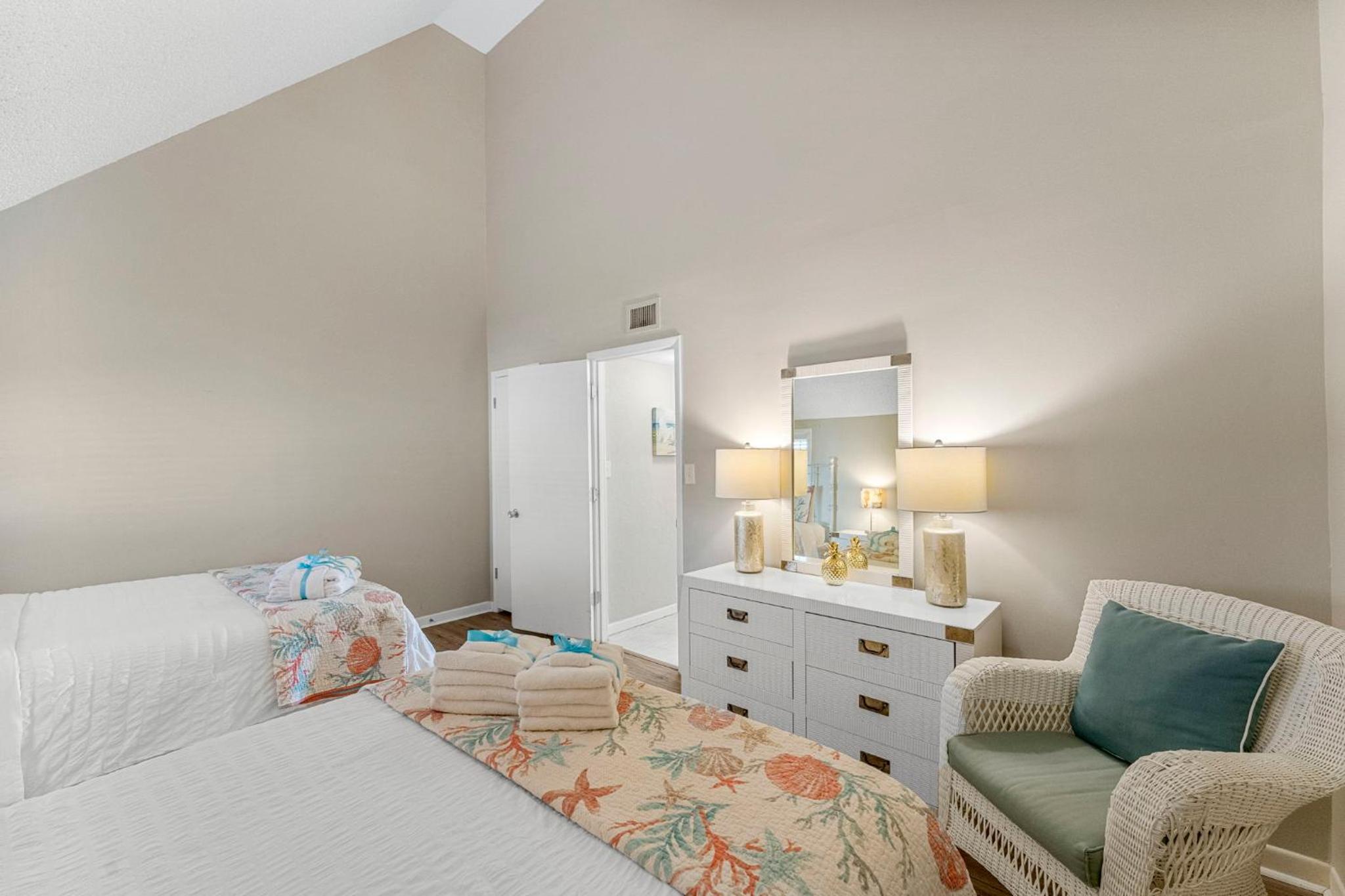 3BR, 3BA beachfront townhome! Sleeps 11! Ocean view! Steps to the beach! view 2