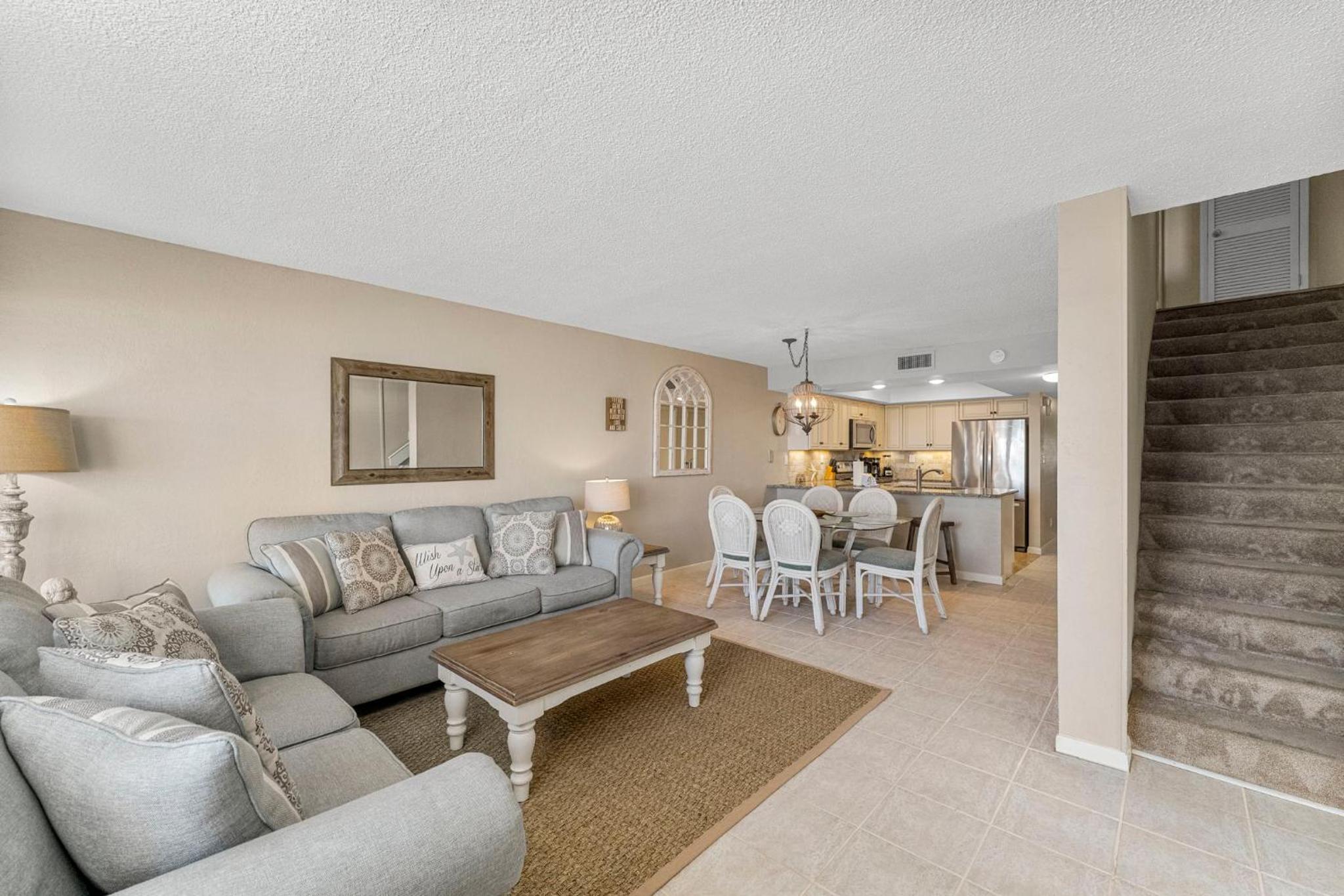 3BR, 3BA beachfront townhome! Sleeps 11! Ocean view! Steps to the beach! view 5