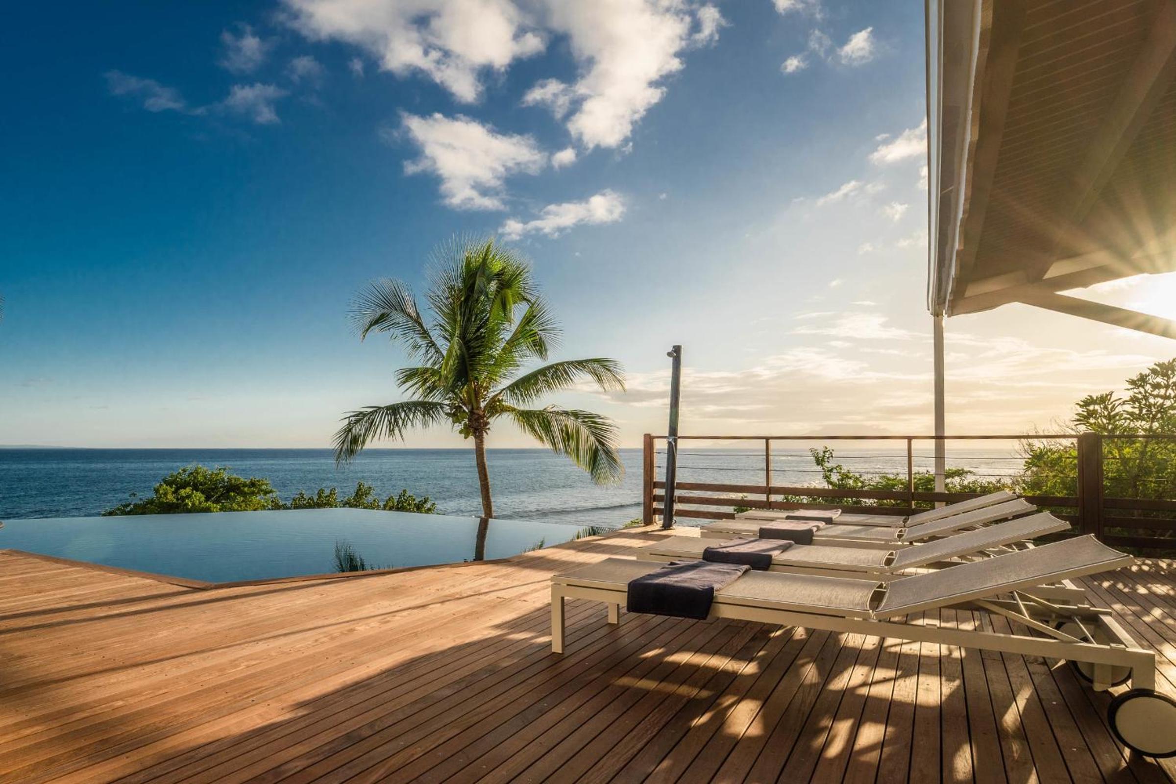 Villa Sea Side view 4