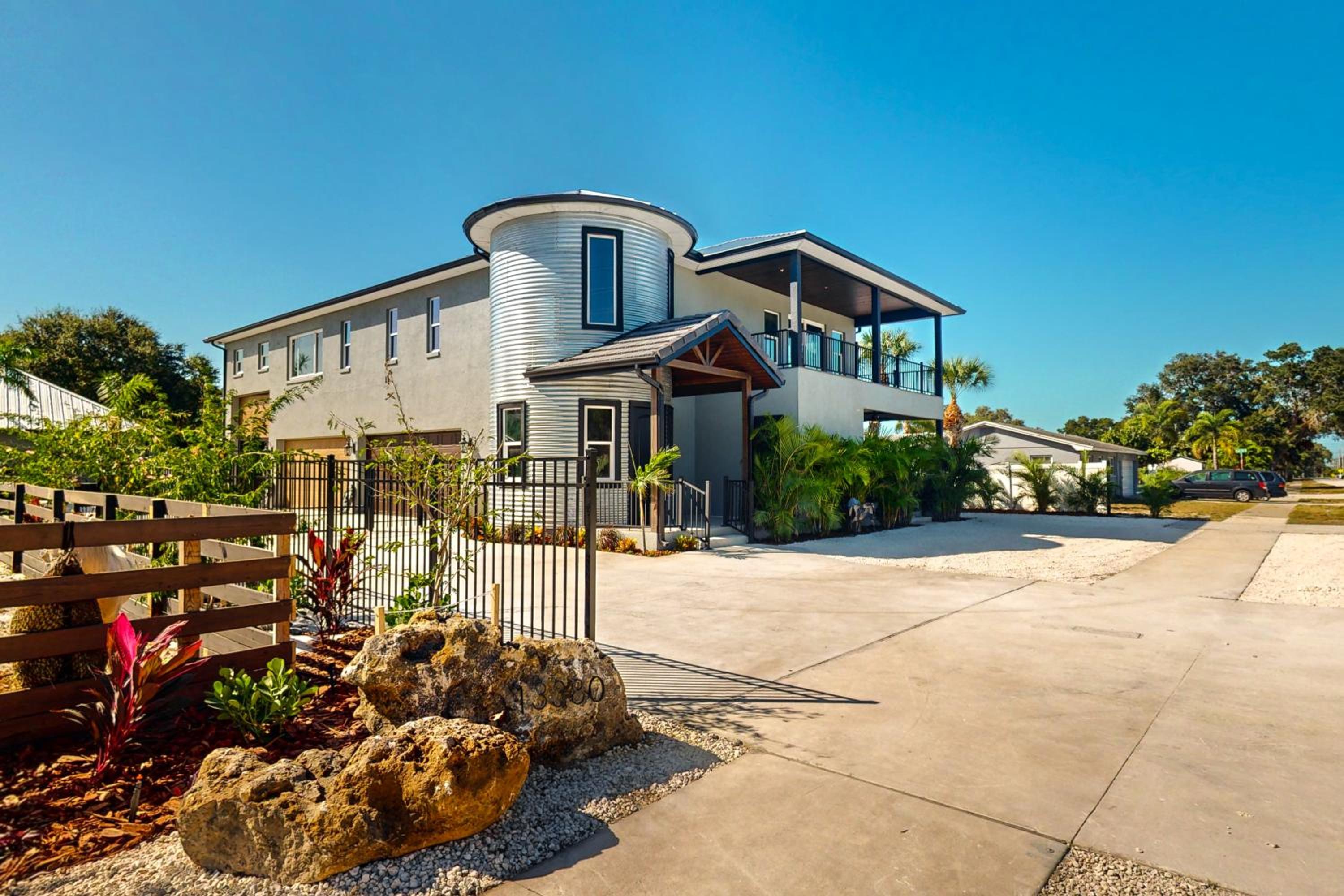 Less Than 2 Mi to Indian Rocks Beach! Home with Horses