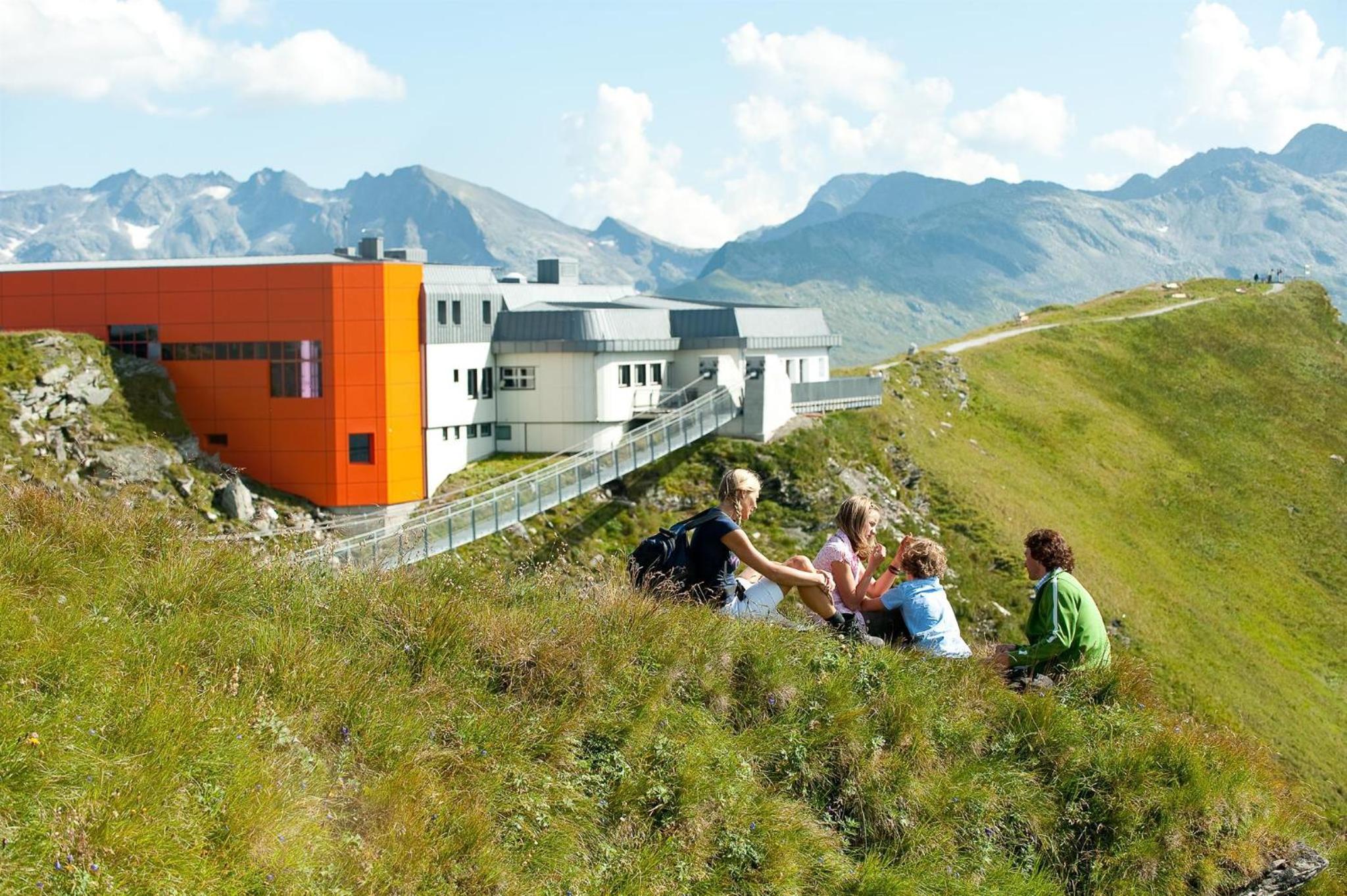 Breathtaking Alpine views near ski lifts spa 135m2