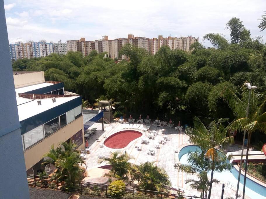 Flat de 1 Qto Golden Dolphin Roberto Imóveis