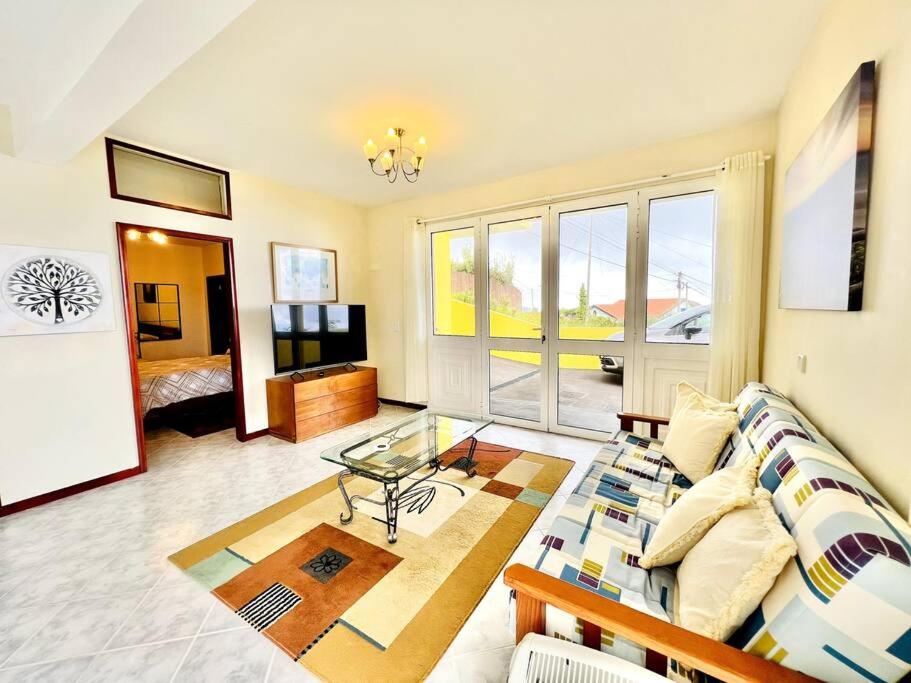 Apartamento Amarela by Your Madeira Rentals view 3