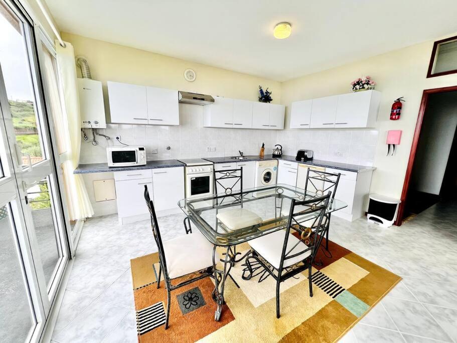 Apartamento Amarela by Your Madeira Rentals view 4
