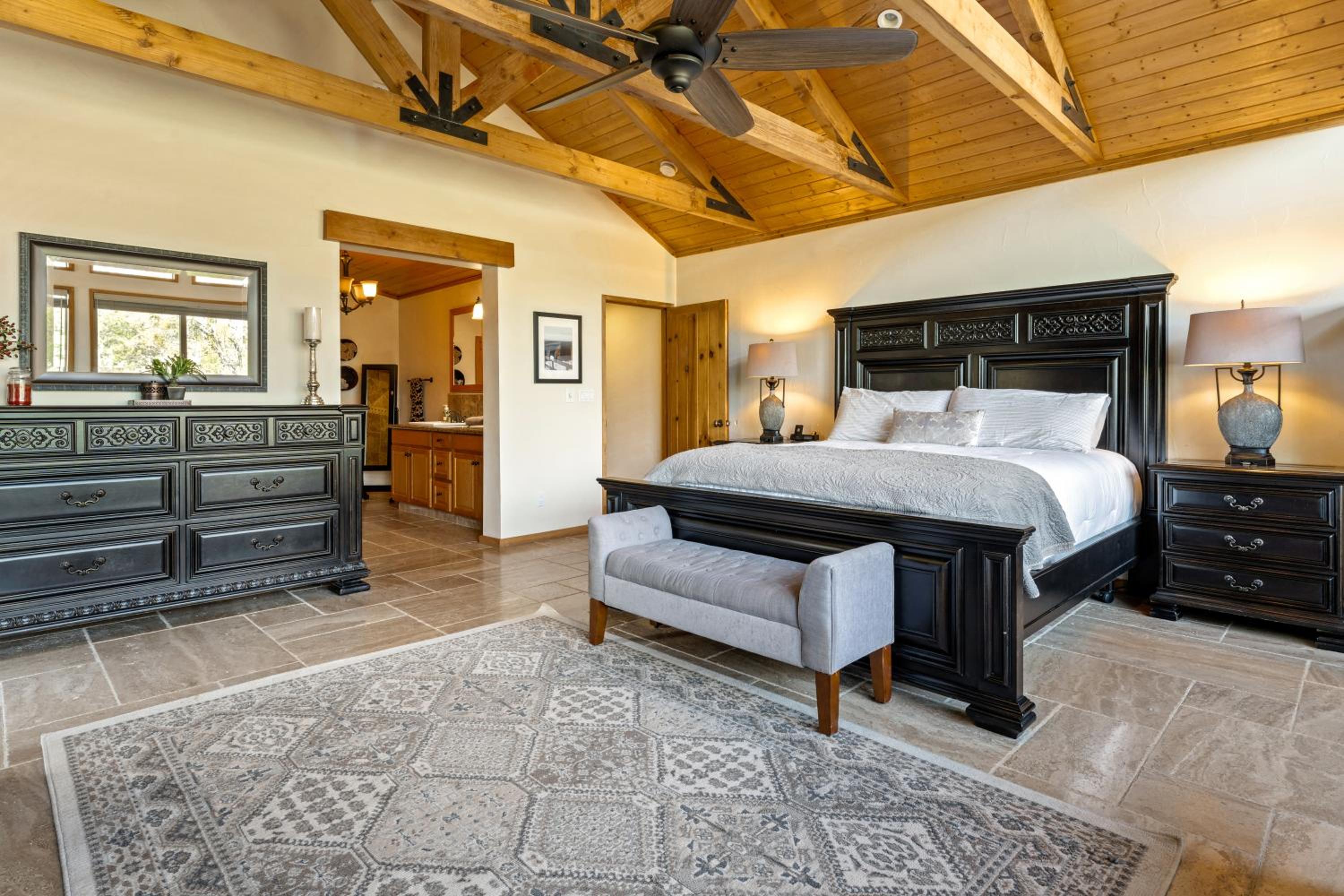 Gorgeous North Fork Cabin Near Bass Lake! view 5