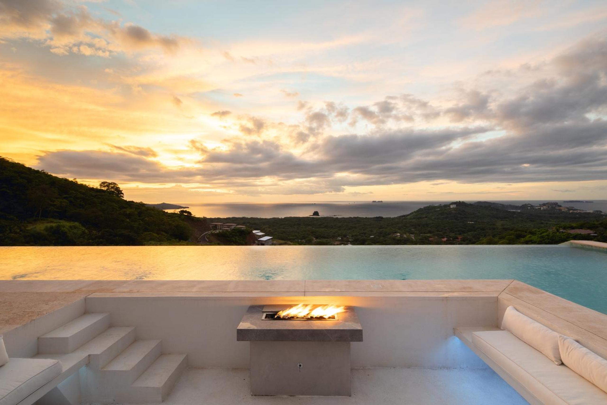 CASA AYLA A - stunning 5BR Ocean view house & infinity pool in Flamingo