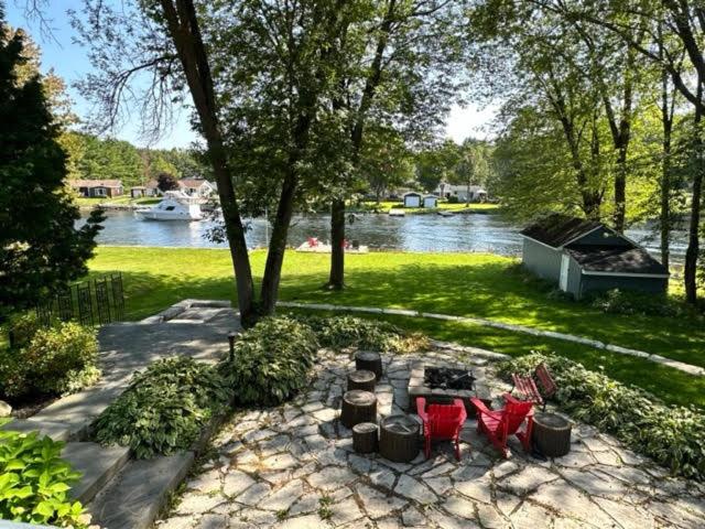 Waterfront Cottage in Muskoka