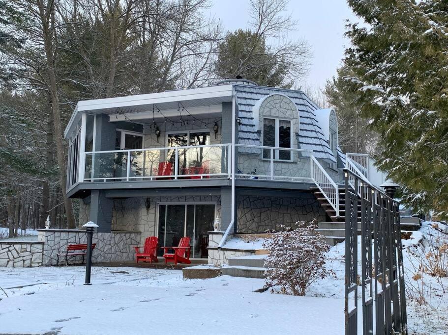 Waterfront Cottage in Muskoka