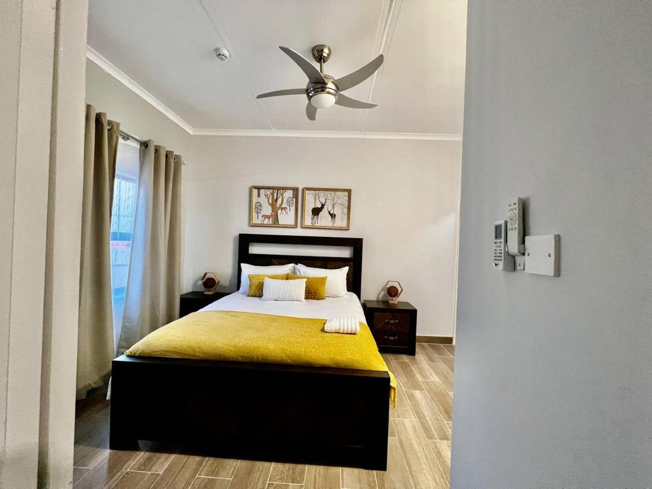 DeeLops Apt 304 @Sarona City