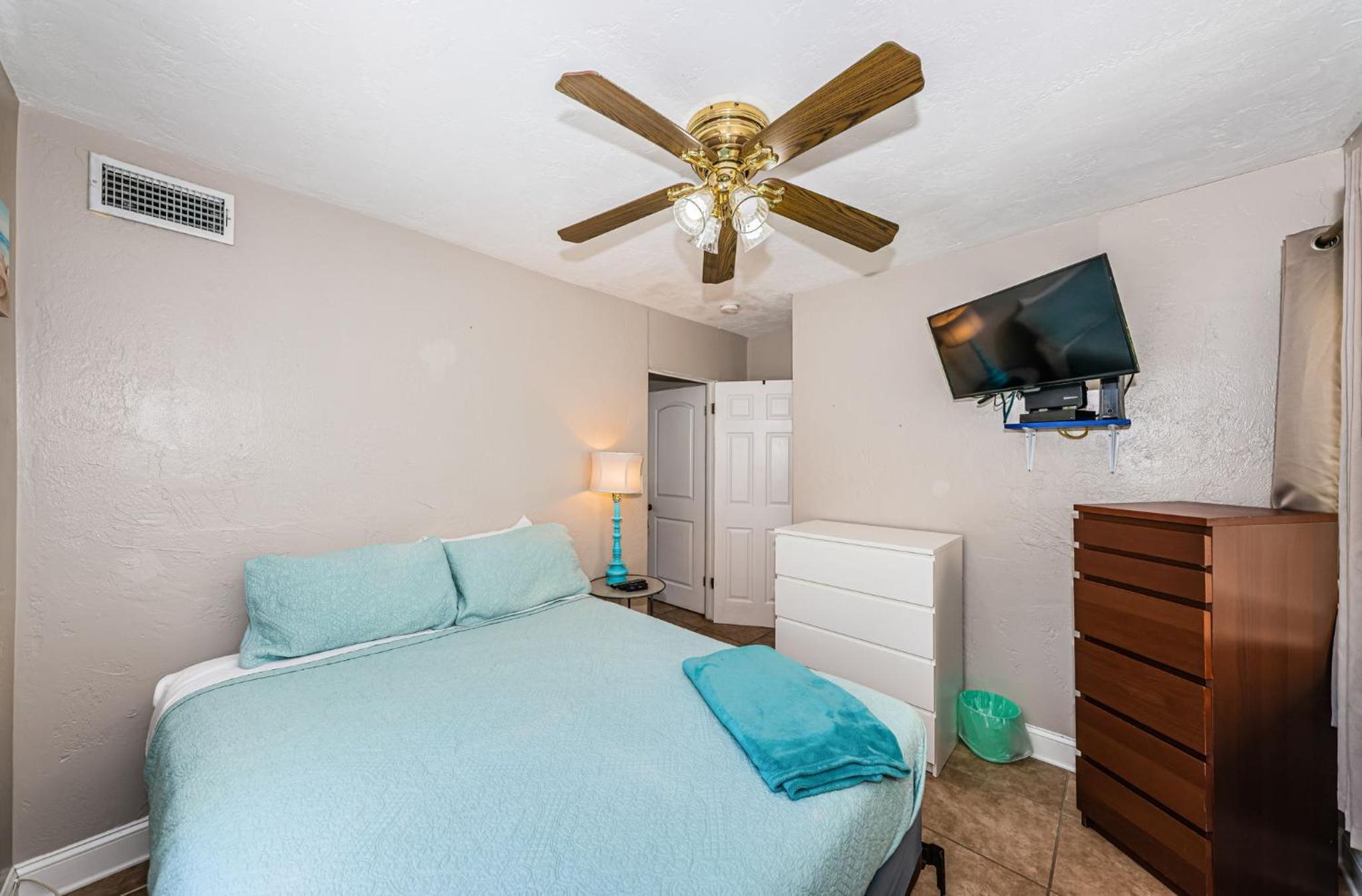 Blue Water Beachside Villa 6