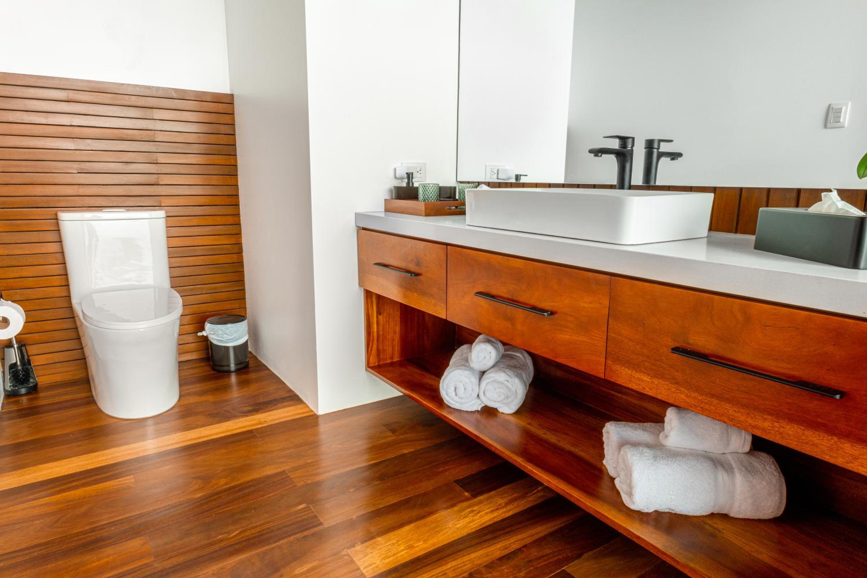Villa Morpho - Luxury Jungle House at Ecolirios Green Community