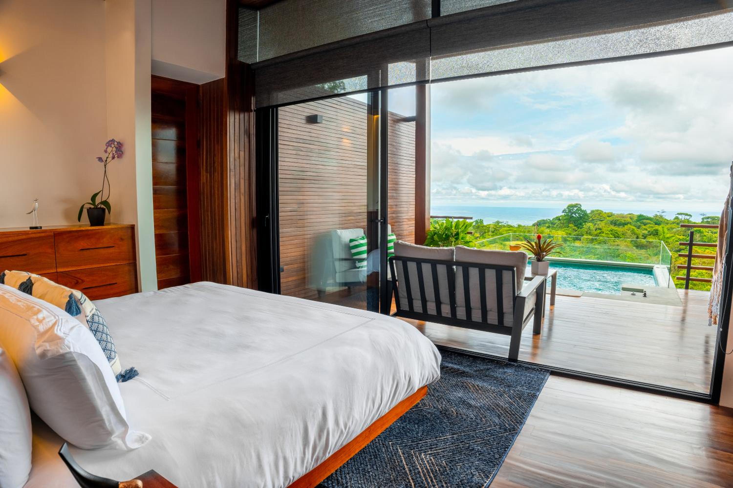 Villa Morpho - Luxury Jungle House at Ecolirios Green Community