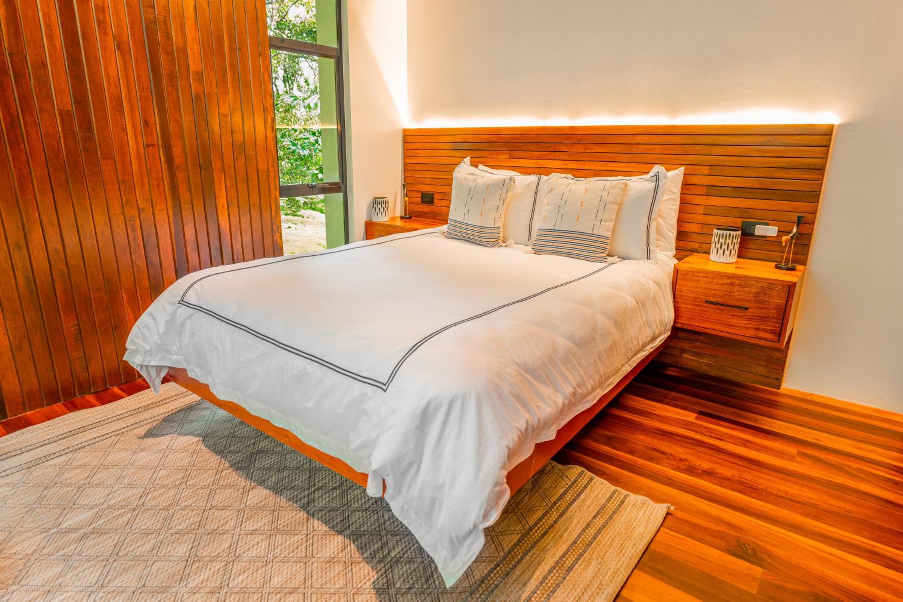Villa Morpho - Luxury Jungle House at Ecolirios Green Community