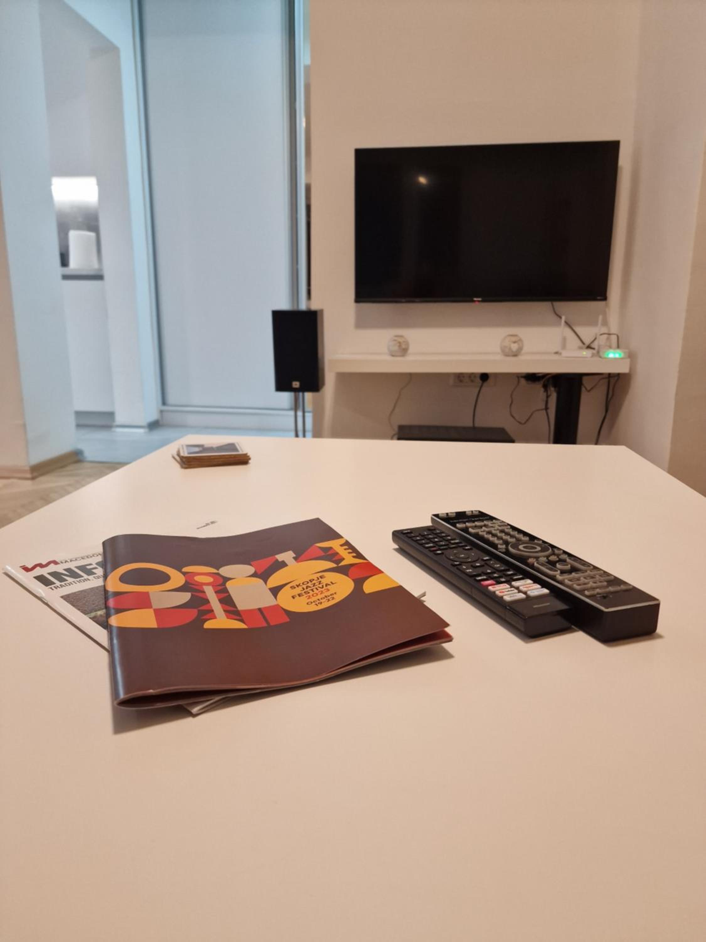 Bright, modern - 2 bedroom condo view 2