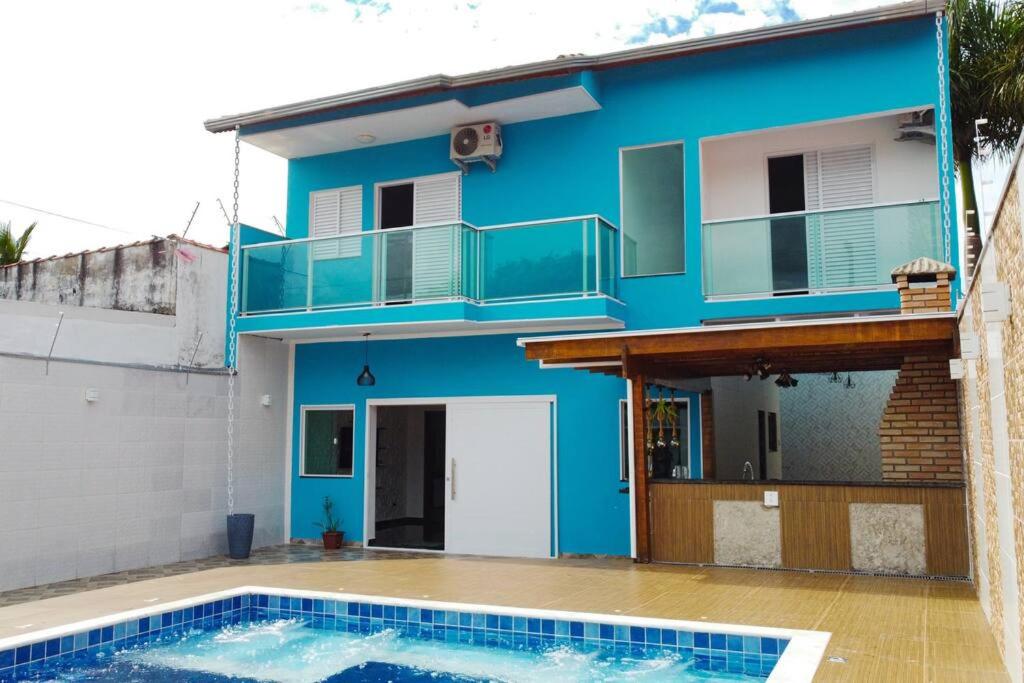 Casa alto padrão em Itanhaém, piscina com cascata, led e hidromassagem