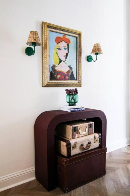 Mr. Nomad: Parisian PopHaus in Uptown view 4