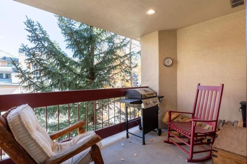 Strawberry Park Condos feature Ski-In Ski-Out and Outdoor Heated Pool condo