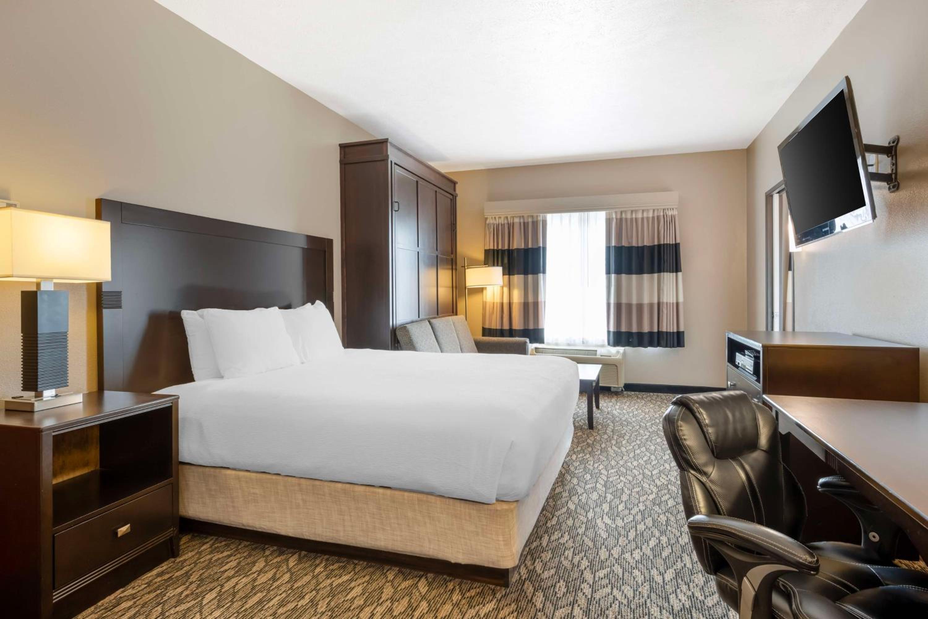 Best Western Wheatland Inn