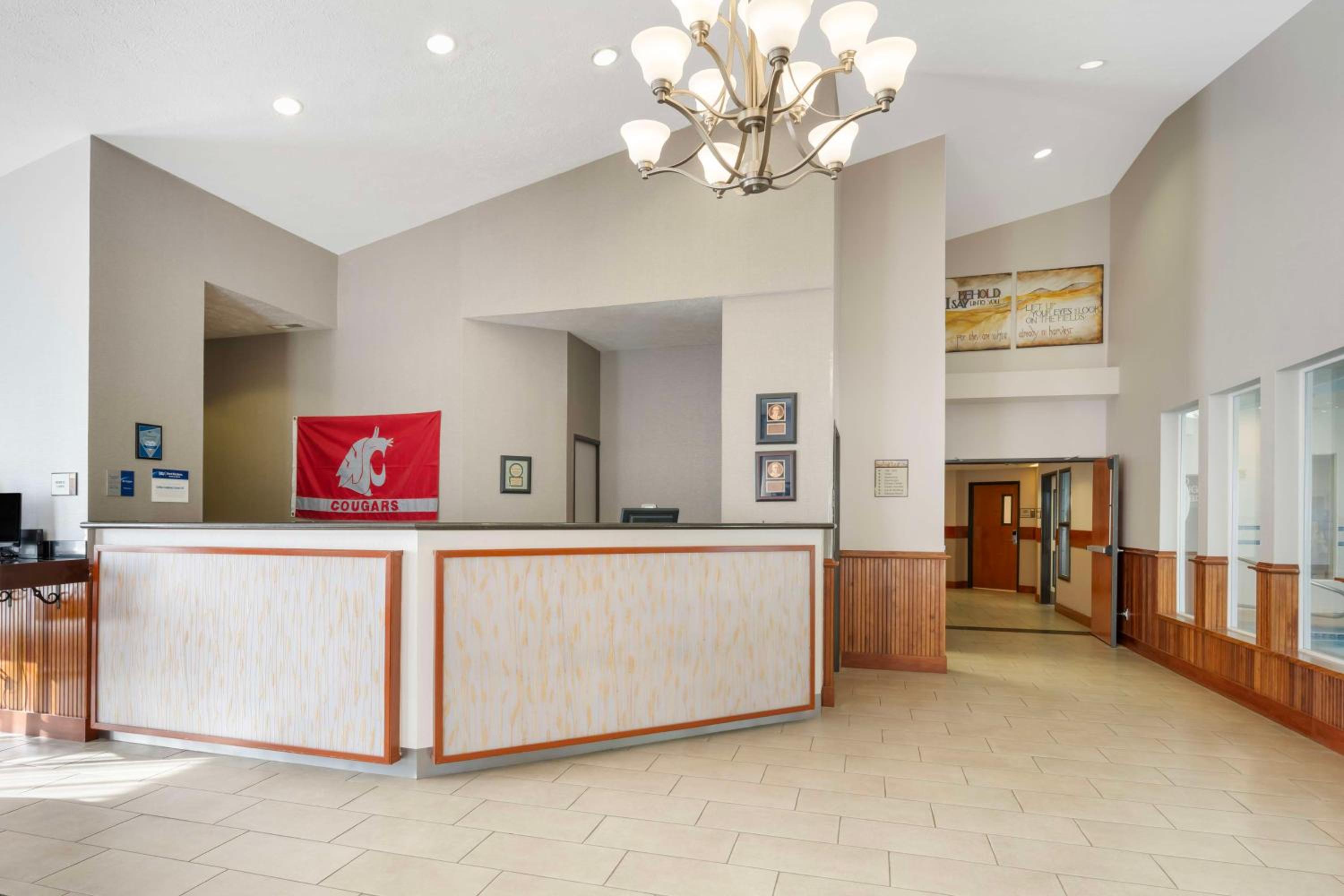 Best Western Wheatland Inn